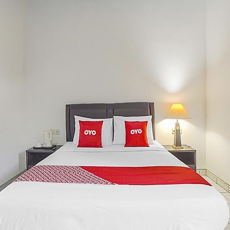 Oyo Life 90589 Palem Garden Hotel Тулунгагунг Экстерьер фото