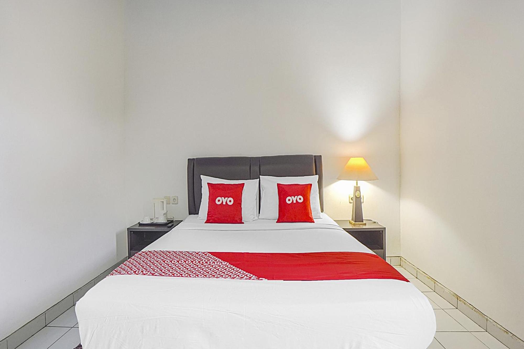 Oyo Life 90589 Palem Garden Hotel Тулунгагунг Экстерьер фото