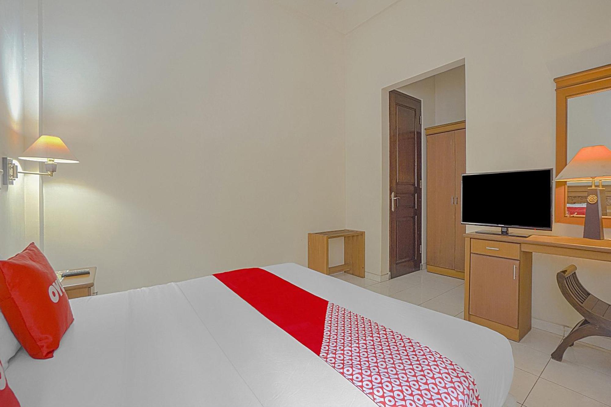 Oyo Life 90589 Palem Garden Hotel Тулунгагунг Экстерьер фото
