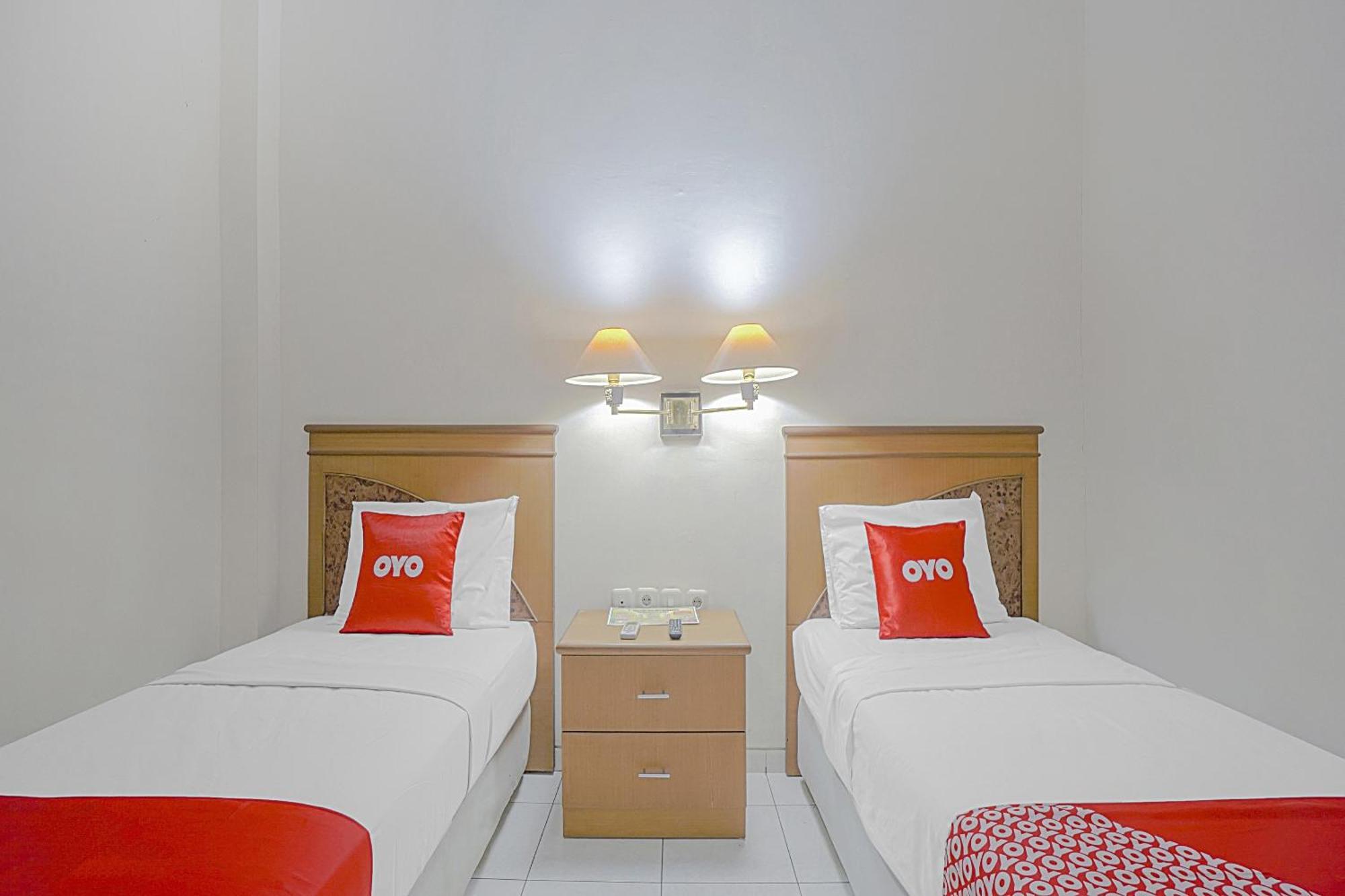 Oyo Life 90589 Palem Garden Hotel Тулунгагунг Экстерьер фото