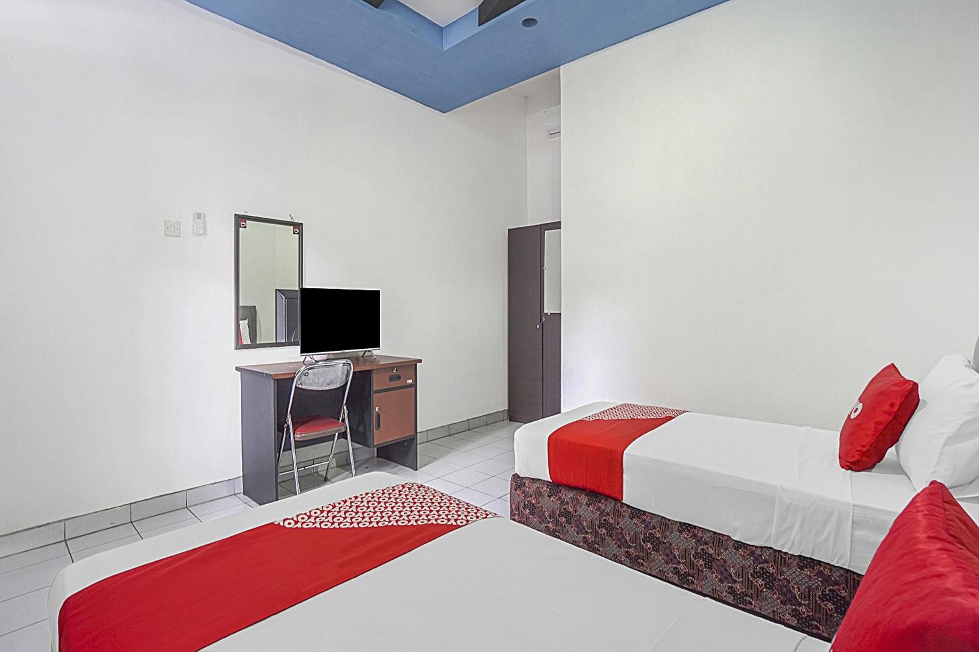 Oyo Life 90589 Palem Garden Hotel Тулунгагунг Экстерьер фото