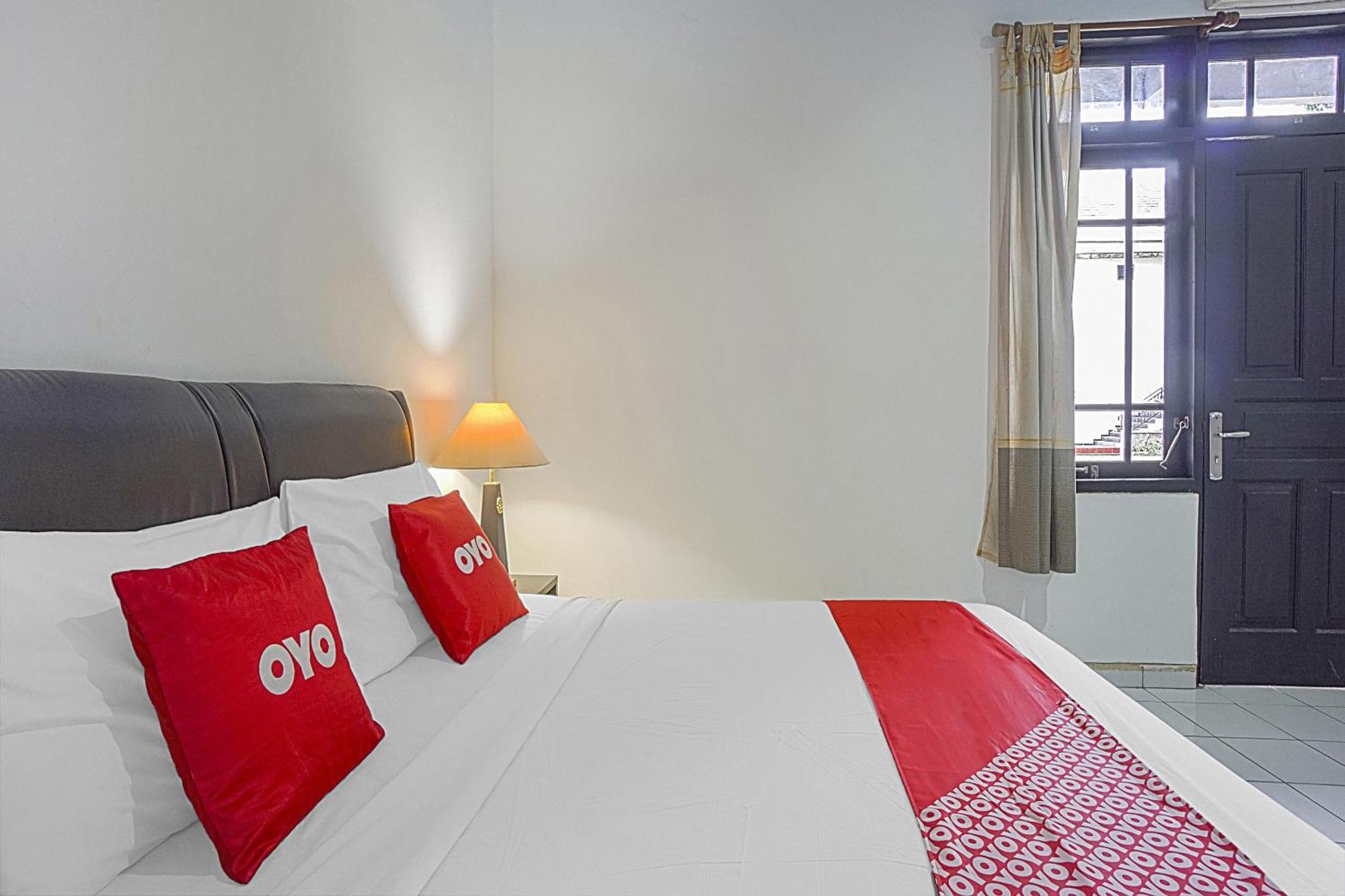 Oyo Life 90589 Palem Garden Hotel Тулунгагунг Экстерьер фото