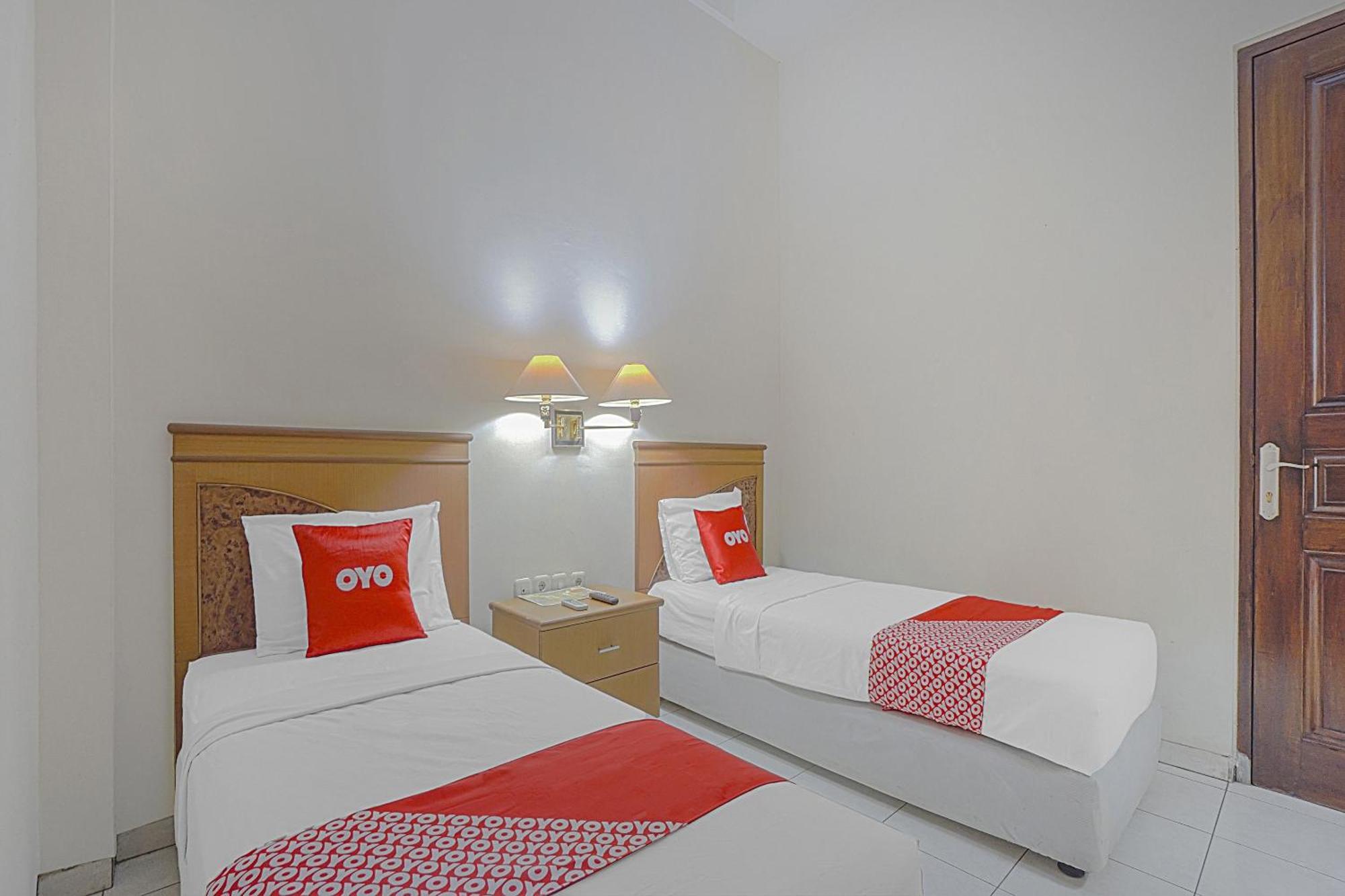 Oyo Life 90589 Palem Garden Hotel Тулунгагунг Экстерьер фото
