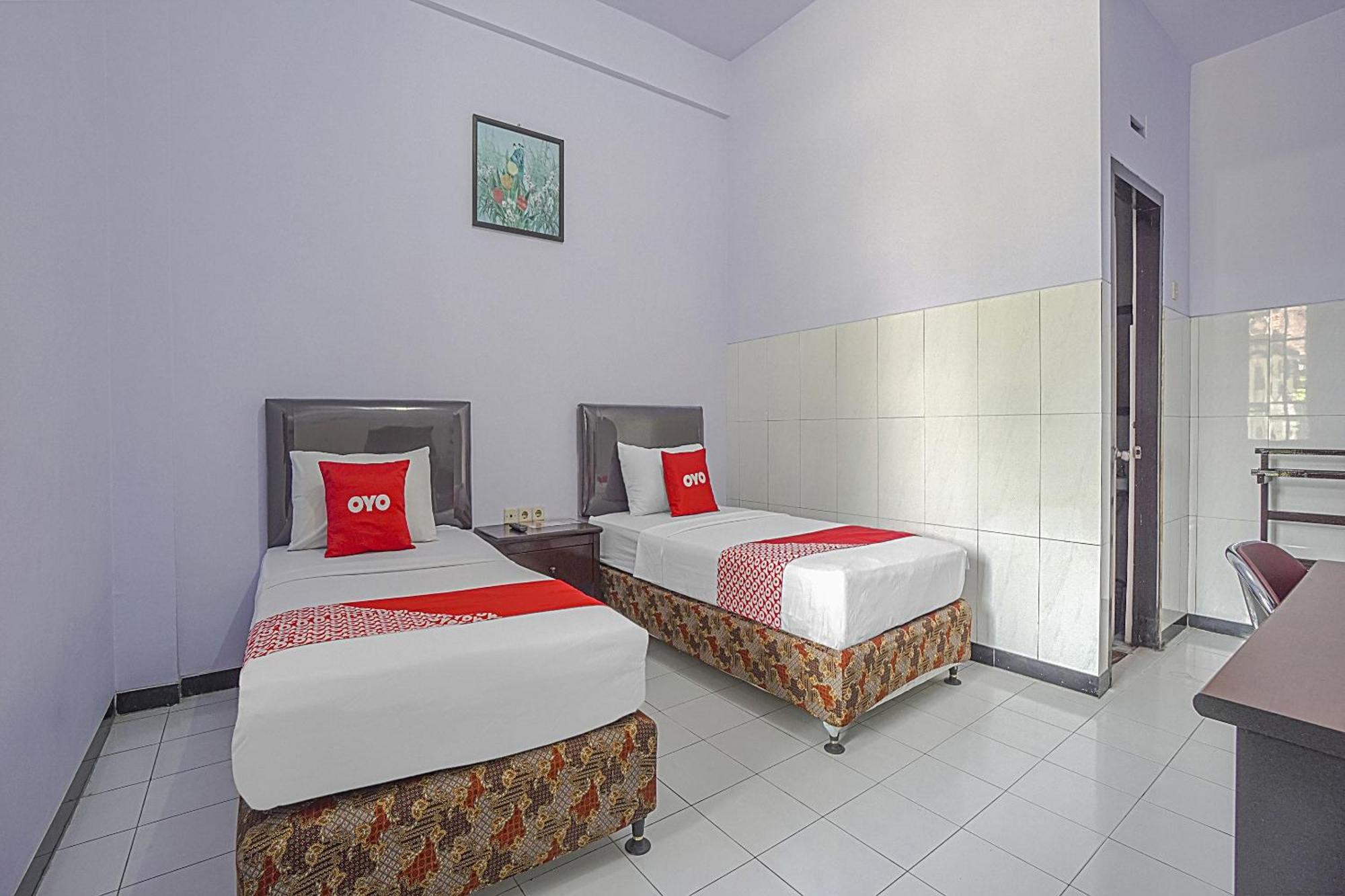 Oyo Life 90589 Palem Garden Hotel Тулунгагунг Экстерьер фото