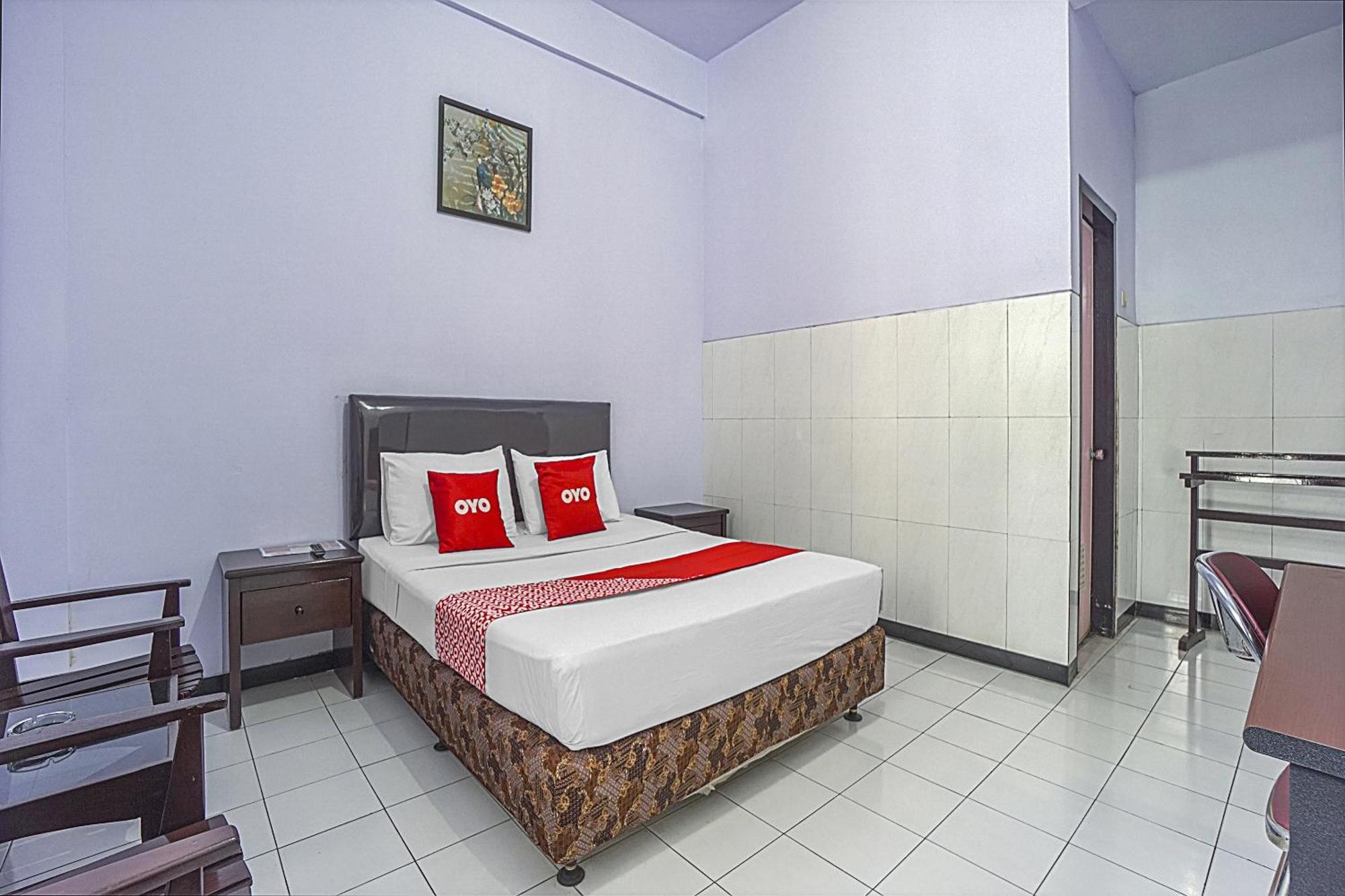 Oyo Life 90589 Palem Garden Hotel Тулунгагунг Экстерьер фото